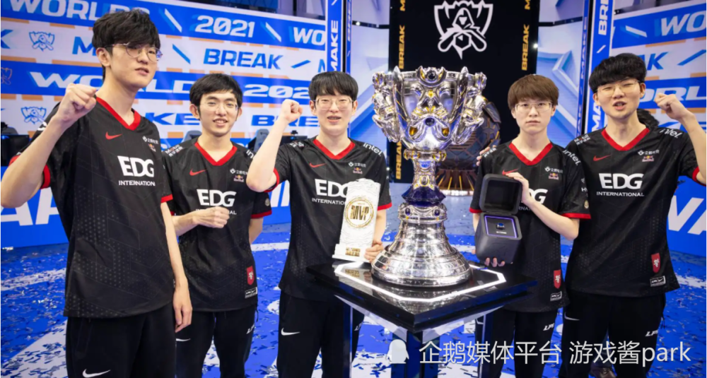 上海玄鸟VS香港金牛比赛直播分析NBL总决赛:香港金牛23分大胜安徽文一追到1-1 琼斯27+6+6 上海玄鸟VS香港金牛比赛直播分析NBL总决赛:香港金牛23分大胜安徽文一追到1-1 琼斯27+6+6